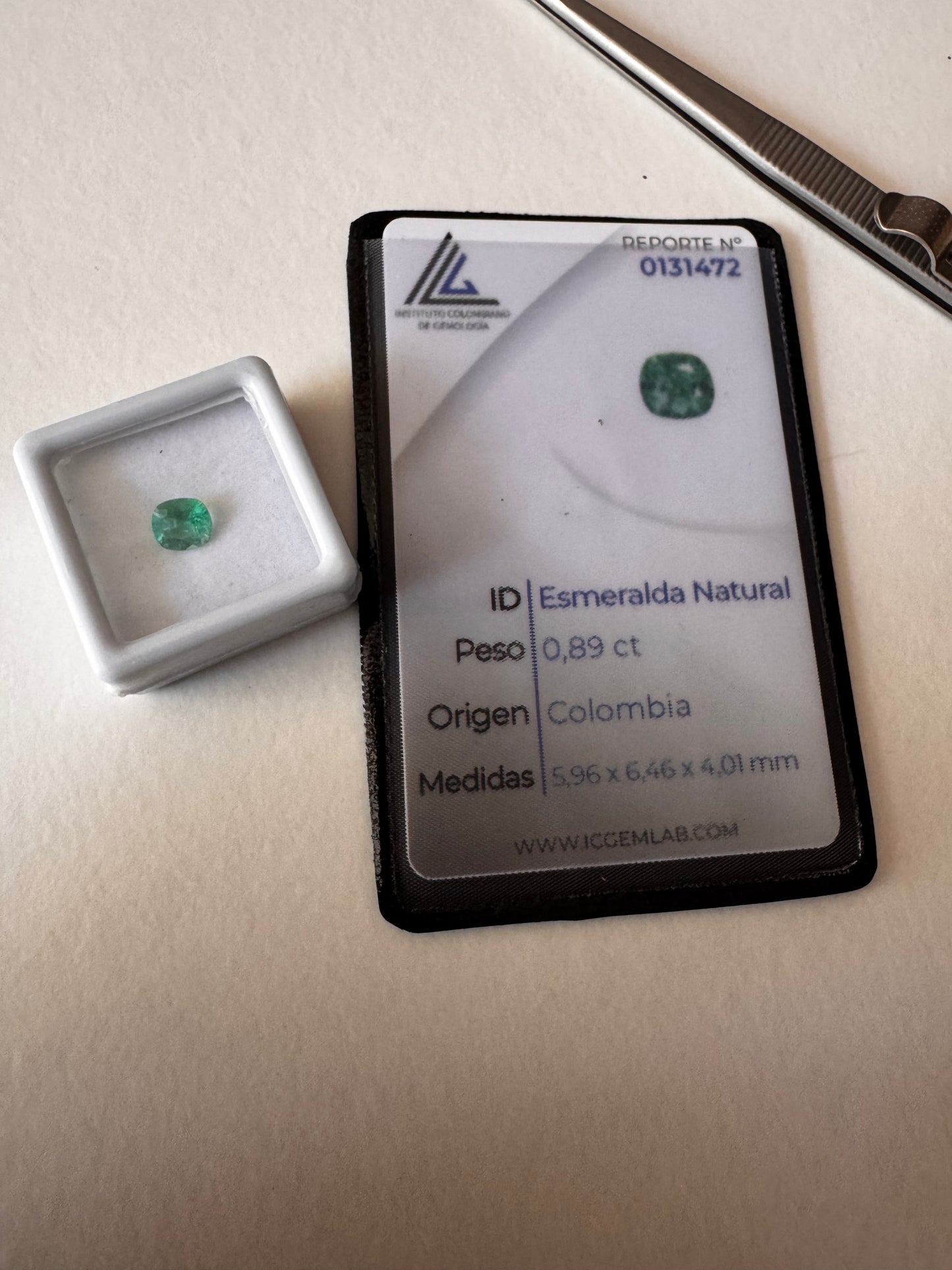 0.89ct Natural Colombian Cushion Cut Emerald (Certified Gemstone)