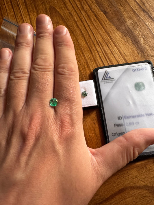 0.89ct Natural Colombian Cushion Cut Emerald (Certified Gemstone)