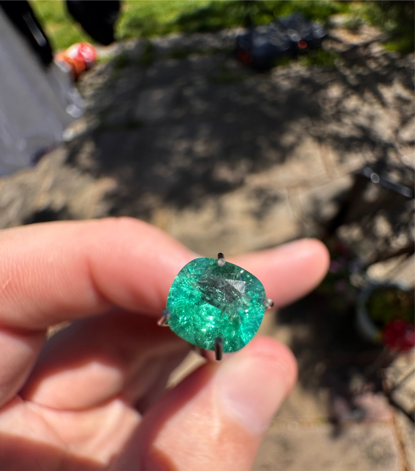 0.89ct Natural Colombian Cushion Cut Emerald (Certified Gemstone)