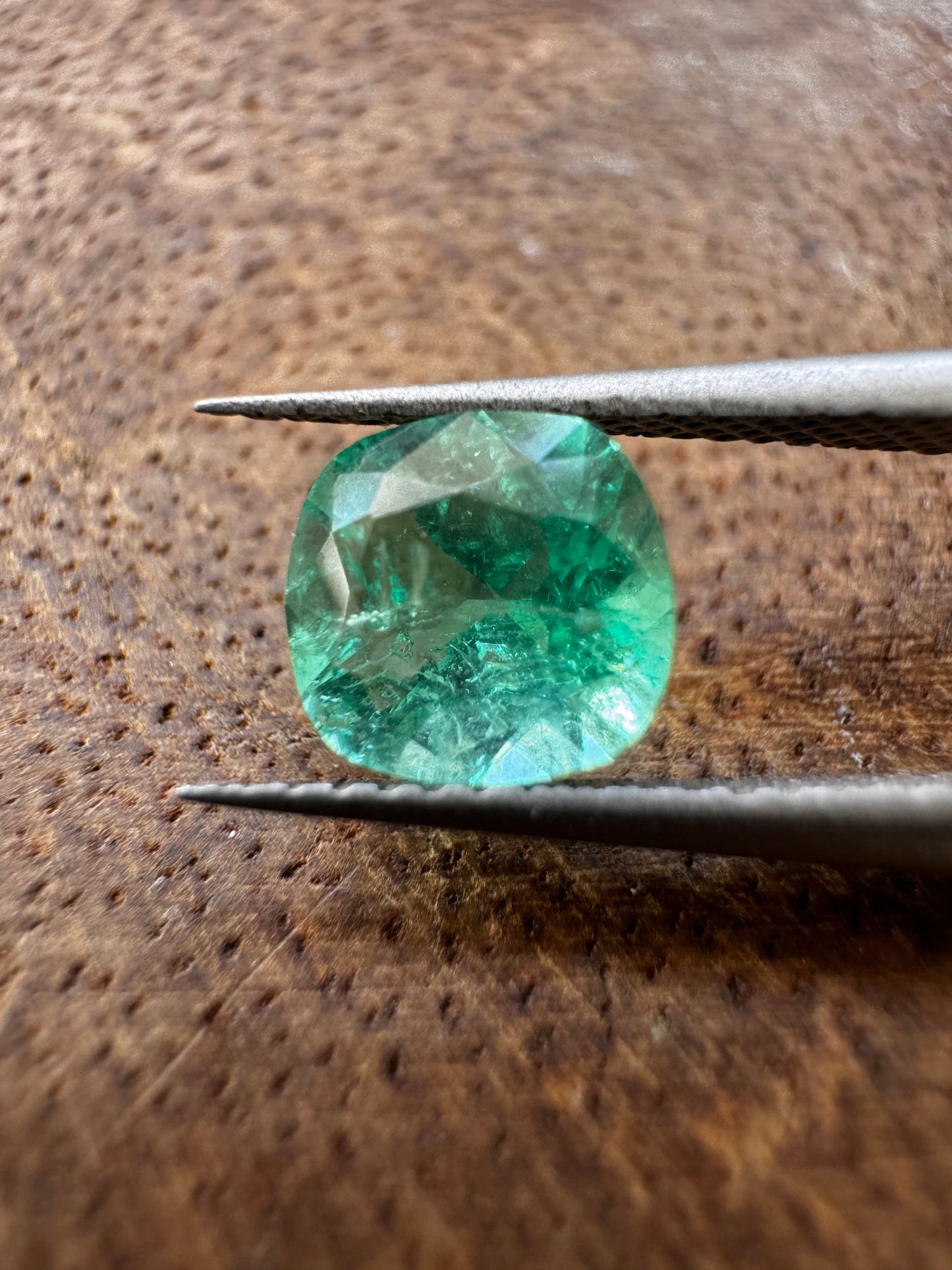 0.89ct Natural Colombian Cushion Cut Emerald (Certified Gemstone)
