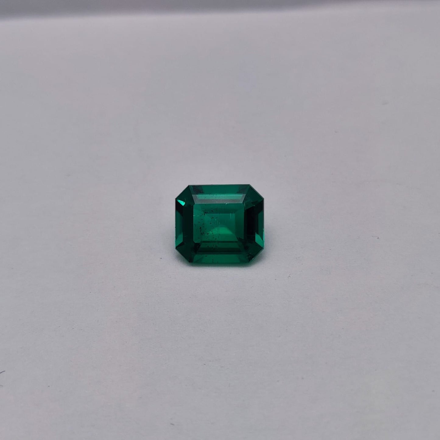 3.00ct Vivid Green Colombian Emerald